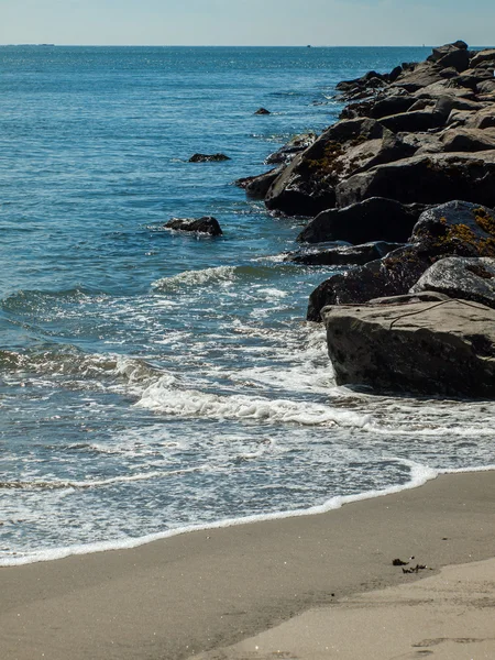 海岸に穏やかな波 — ストック写真