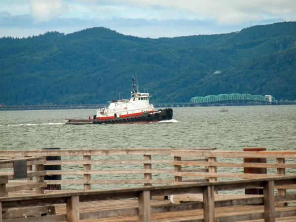 Bogserbåt i Columbia River Bay Area — Stockfoto