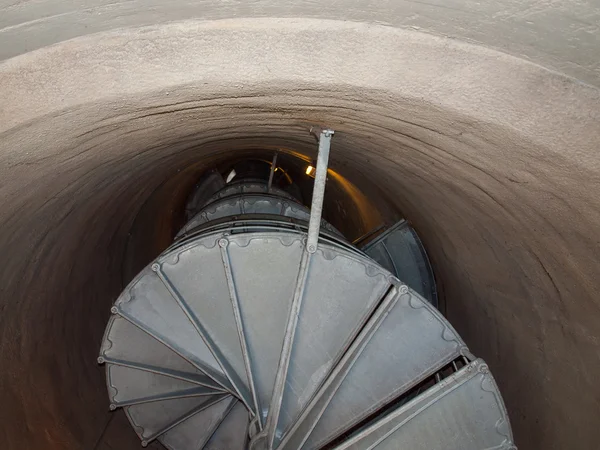 Blick auf die Wendeltreppe zur Spitze der Astrosäule — Stockfoto