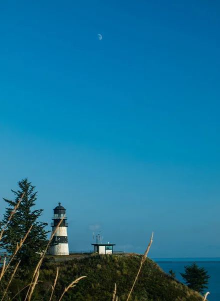 Faro de la decepción del cabo en la costa de Washington EE.UU. — Foto de Stock