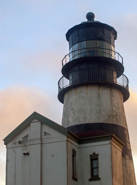 Faro di Cape Disappointment al tramonto sulla costa di Washington — Foto Stock