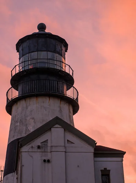 Kap Enttäuschung Leuchtturm bei Sonnenuntergang an der Küste Washingtons — Stockfoto