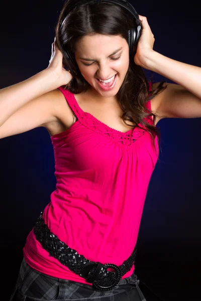 Menina cantando música — Fotografia de Stock