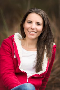 Gülümseyen güzel kadın