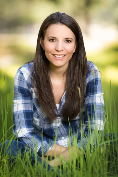 Woman in Long Grass — Stock Photo, Image