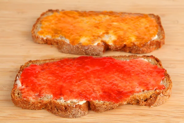 Bread with jam — Stock Photo, Image