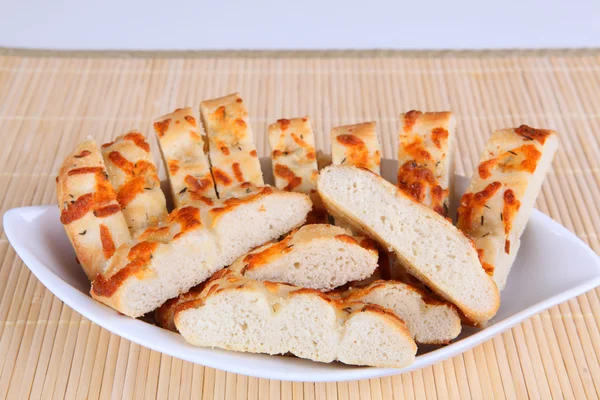 切片面包用大蒜和香草 — 图库照片