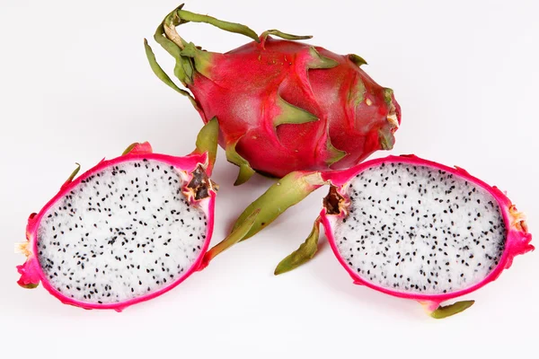 Eksotis Pitahaya whit latar belakang putih — Stok Foto