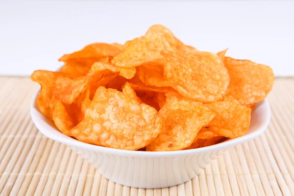 Potato chips in a bowl — Stock Photo, Image