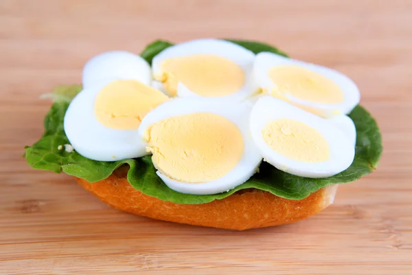 Roll with egg — Stock Photo, Image