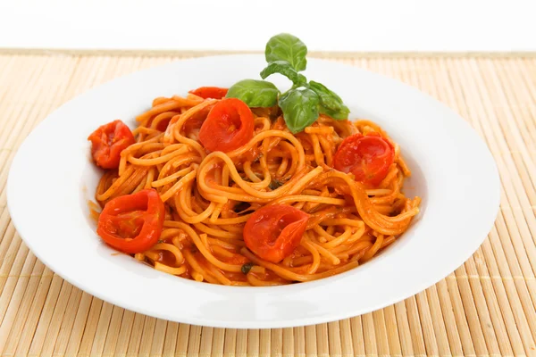 Nudeln mit Tomaten — Stockfoto