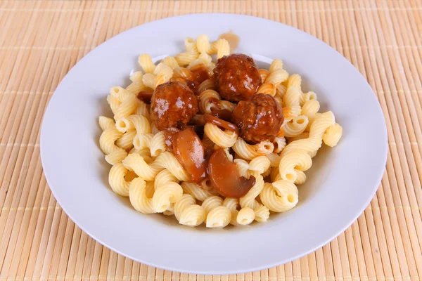 Fideos con albóndigas —  Fotos de Stock