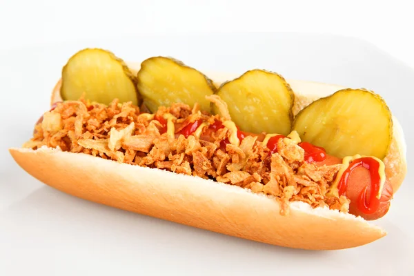 Hot dog au concombre et aux oignons — Photo