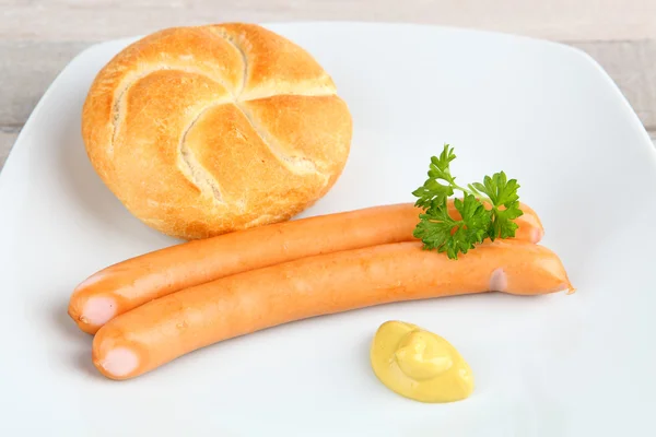 Wiener Wurst mit Brötchen — Stockfoto