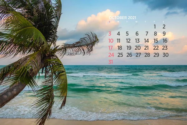 Календар Жовтень 2021 року. Море, океан, пляж, тропічна тема, природа. А2. 60 х 40 см. 15,75 x 23,62 дюйма — стокове фото
