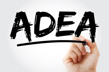 ADEA - İstihdam Yasası kısaltmasında keçeli, kavram geçmişi olan yaş ayrımcılığı