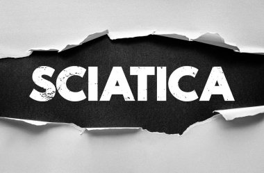 SCIATICA kelime kavramı yırtılan kağıt aracılığıyla. Sinir iltihabı, omurga, sırt sorunları ve sağlık konuları için fiziksel terapi farkındalığı ile bağlantılı tıbbi acı terimi