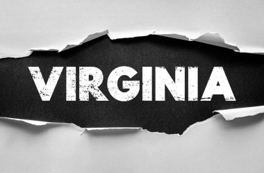 Yırtık kağıt arkaplan üzerinde cesur sıkıntılı vintage tipografi ile VIRGINIA metni
