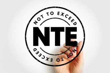 Bütçe limitleri ve mali denetim için kullanılan dokulu etiket tasarımında güçlü dairesel çerçeve ve el işaretli, maliyet kontrol kısaltması vurgulanan bir pul