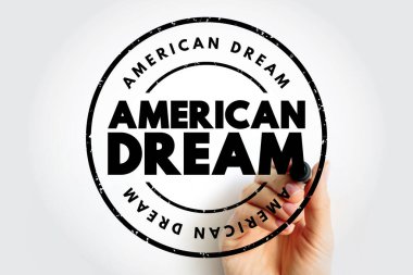 Amerikan Rüyası damgası, el yazısı dairesel bir mühür, güçlü merkezi metin ve tekrarlanan sınır ifadeleri, modern grafik düzeninde arzu, vizyon ve kültürel idealleri sembolize eder.