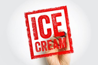 Bir el tarafından çizilen ICE CREAM damgası, kalın desenli bir etiket etkisi yaratıyor. El yazısı ve güçlü çerçeve mesajı vurgular, gıda markalaşması, tabela, pazarlama veya paketleme görselleri için idealdir