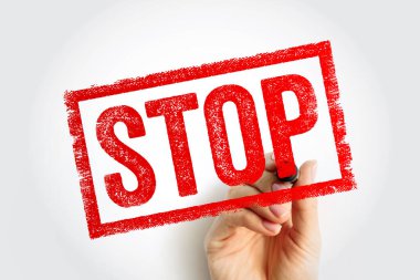 Elle tutulan pul metnini durdurun. Uyarı sinyali kavramı, kısıtlama uyarısı, güvenlik alarmı, risk önleme, siber güvenlik uyarısı acil durum uyarısı