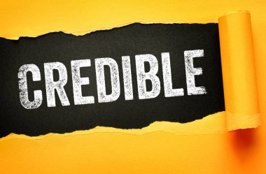 Yırtık kağıt arkaplan üzerine güvenilir metin itibar doğrulama otoritesi habercilik ve mesleki bütünlük temaları için kullanılan güvenilirlik ve orijinalliği ifade eder