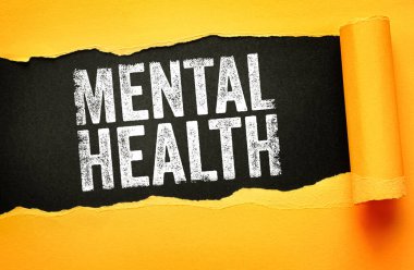 Zihinsel sağlık farkındalığı metni duygusal refahı, psikolojik bakımı, stres azaltma odaklanmasını, kişisel dengeyi, iç güç gelişimini, destek değerini ve genel olarak zihinsel sağlığı vurguluyor.