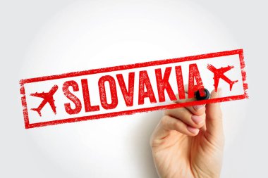 Slovakya seyahat konsepti. El yazısı ve kırmızı pul. Üzerinde uçak simgeleri ve ülke ismi var. Web sitesi veya blog için turizm, uçuş ve tatil beldesi geçmişi.