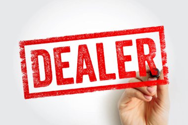 Kauçuk pul kutusundaki torbacı metni işaretli bir el tarafından çiziliyor. Bu konsept profesyonel araba satışlarını, galeri işini ve temiz bir arka planda ticareti temsil eder.