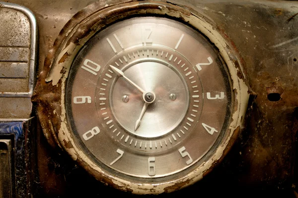Eski araba Pano saat 