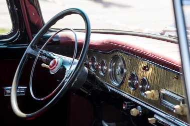 Retro Araç İçi