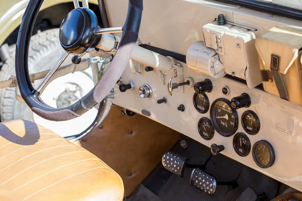 Oude militaire off-road auto-interieur — Stockfoto