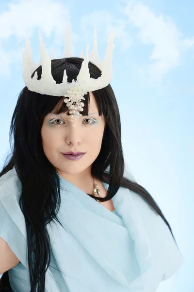 Ledová královna s modrou oblohou — Stock fotografie