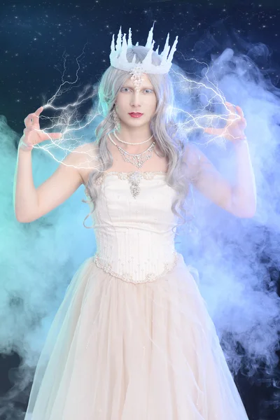 Ice queen with lighting magic — Stock Photo, Image