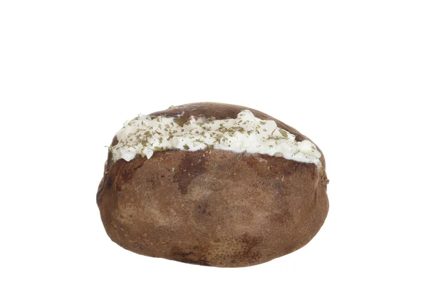Gepofte aardappel met zure room en peterselie — Stockfoto