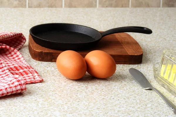 Ovos Castanhos Com Frigideira — Fotografia de Stock