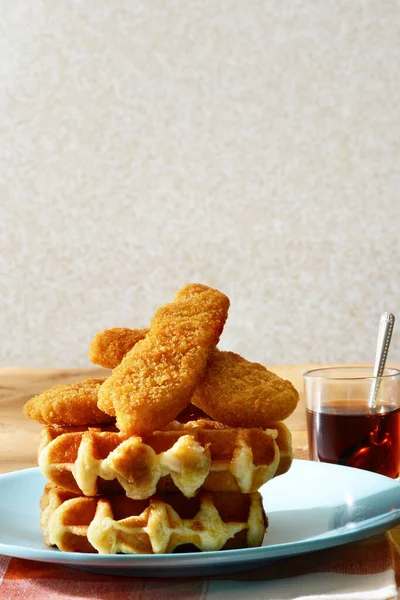 Akçaağaç Şuruplu Tavuk Kanatları Waffle — Stok fotoğraf