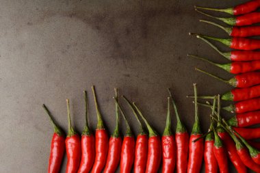 Kırmızı Biberler Vietnamca Chili bir çerçeve yapıyor