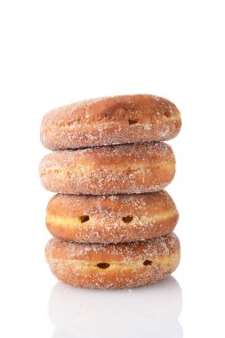 Bir yığın şeker paketli çörek.