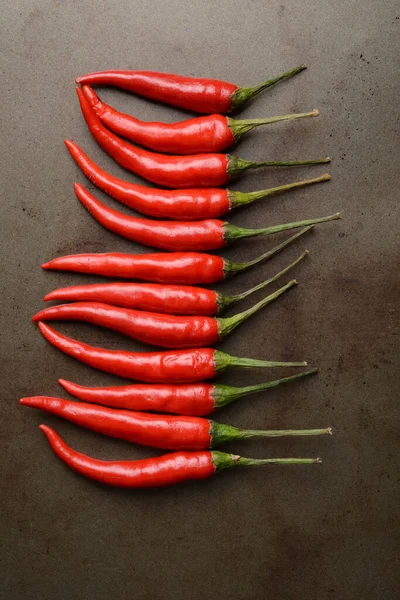 Ряд Hanoi Red Peppers Vietnamese Chili — стоковое фото