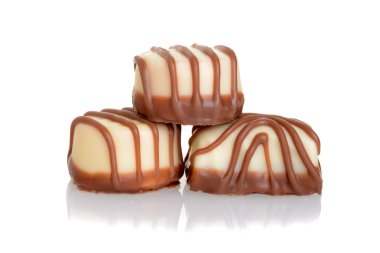 Beyaz ve sütlü çikolata şekerleme