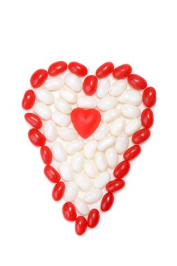 Bir kalp şeklinde çeşitli Sevgililer şeker