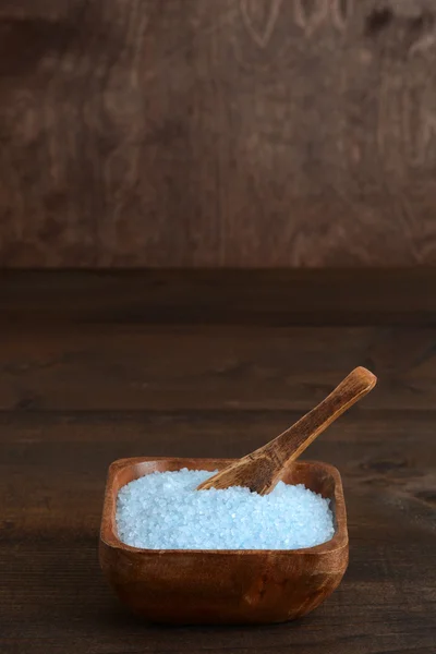 Cuenco de madera de sales de baño — Foto de Stock