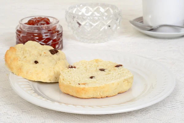 Cut scone shallow DOF — Stock Photo, Image