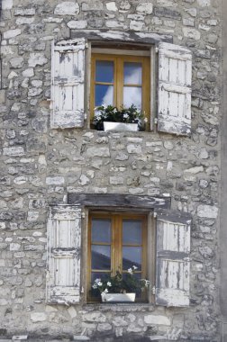 Windows ve panjurlar, Sault