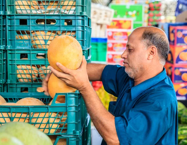 Дубаї фруктовий та овочевий ринок — стокове фото