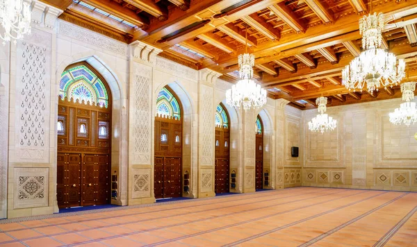 Mascate Omán Diciembre 2016 Sala Interior Gran Mezquita Del Sultán —  Fotos de Stock