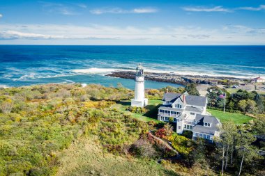 Cape Elizabeth Light 'ın manzarası. Maine' deki Casco Körfezi girişinde bir deniz feneri..