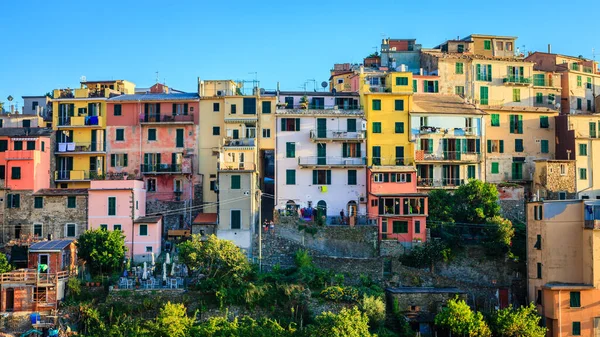 Παραδοσιακά Πολύχρωμα Σπίτια Στο Χωριό Corniglia Στο Cinque Terre Ιταλία — Φωτογραφία Αρχείου